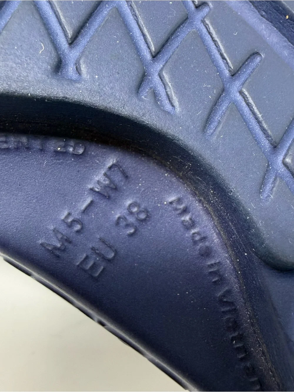 Oofos Ooahh Women’s Size 7 Navy Blue Slide Sandals Recovery Comfort shoes